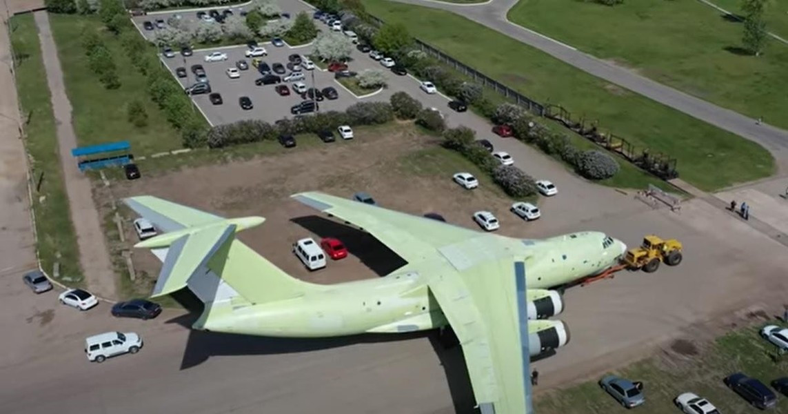 Máy bay vận tải Il-76MD-90A thế hệ mới giúp Nga 'lách' lệnh cấm vận - Hình 2 May bay van tai Il-76MD-90A the he moi giup Nga 'lach' lenh cam van-Hinh-2