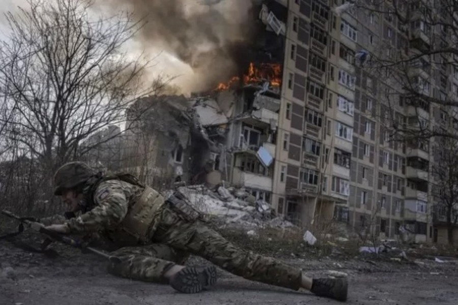 Để vượt qua hệ thống công sự dày đặc và vững chắc như trên là không dễ, kể cả khi đối phương có trong tay hỏa lực mạnh bao gồm pháo binh và thiết giáp.