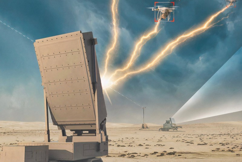 Cũng theo SCMP, vũ khí vi sóng công suất cao có khả năng thực hiện đồng thời nhiệm vụ của hệ thống phòng không/phòng thủ tên lửa và hệ thống sửa chữa/tác chiến điện tử - ngăn chặn (vô hiệu hóa) UAV, máy bay và thậm chí cả vệ tinh (có lẽ các chuyên gia đang đè cấp tới các thiết bị bay nhỏ gọn ở quỹ đạo thấp). Về khả năng di chuyển, rất có thể vũ khí vi sóng này được đạt trên một loại xe hạng nặng lắp đặt trên khung gầm. Ảnh: Twitter Screengrab.