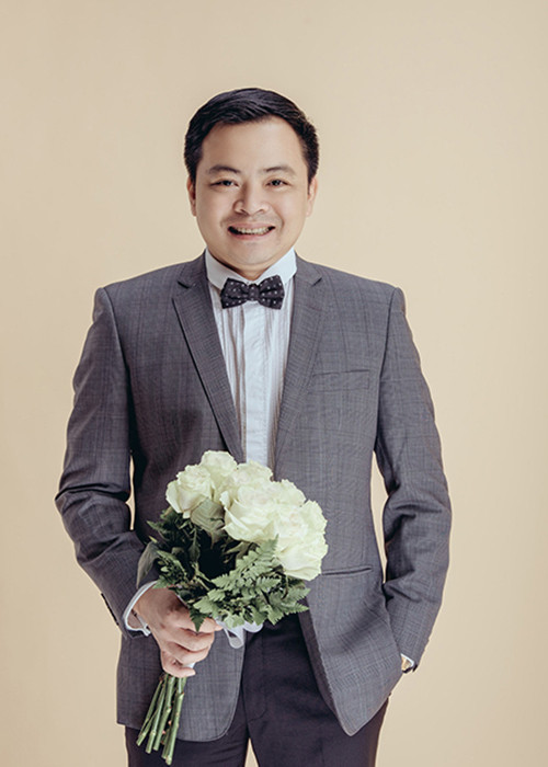 Ông xã Thu Ngân tên Doãn Văn Phương, sinh năm 1977 và là một doanh nhân gốc Thanh Hóa có tiếng trong lĩnh vực bất động sản.