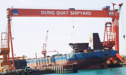 Nhà máy đóng tàu Dung Quất. Ảnh: VOV.