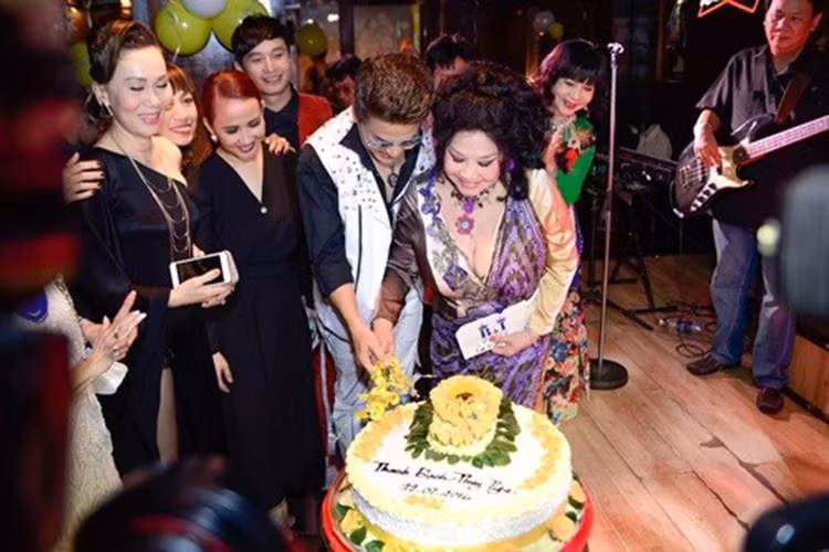 Nhung dam cuoi nghe thuat gay on ao cua MC Thanh Bach-Hinh-11