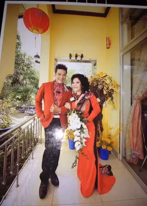 Nhung dam cuoi nghe thuat gay on ao cua MC Thanh Bach-Hinh-14