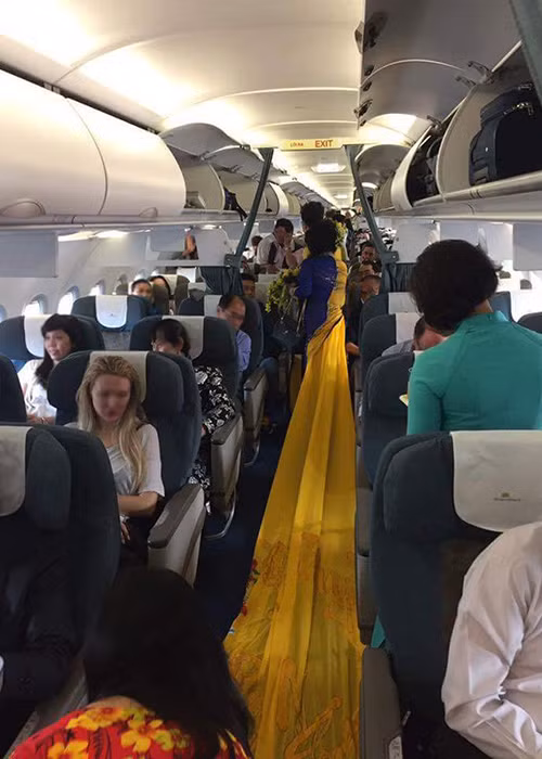 Nhung dam cuoi nghe thuat gay on ao cua MC Thanh Bach-Hinh-5