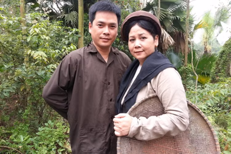 Ngoài sân khấu kịch, NSƯT Minh Hằng còn là diễn viên truyền hình nổi tiếng. Chị từng tham gia các bộ phim: “Trò đời”, “Chủ tịch tỉnh", "Chung cư vui vẻ", "Trái tim kiêu hãnh", "Chỉ còn lại tình yêu", "Ánh sáng trước mặt"...(Ảnh: Báo tin tức)