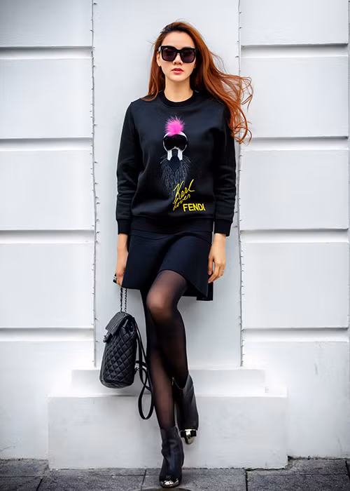 Mới đây, nhân dịp chào năm mới 2017, diễn viên Trang Nhung đã thực hiện bộ ảnh thời trang xuống phố.