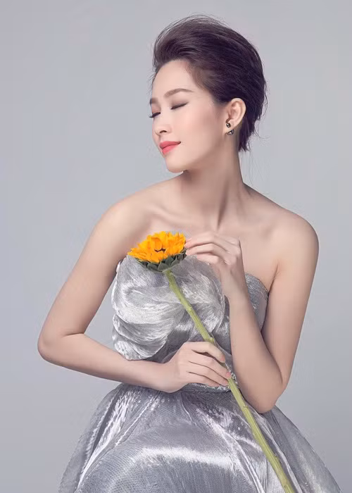 Vẻ đẹp thần tiên của Thu Thảo ghi dấu ấn mạnh mẽ trong lòng công chúng. (Ành: FBNV)