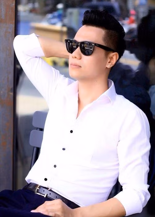 Từng một lần đổ vỡ, Việt Anh hiện có cuộc sống bình yên bên bà xã Trần Hương đang mang thai một bé trai. (Ảnh: Facebook nhân vật)