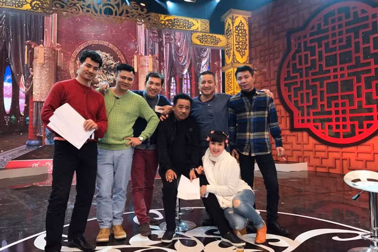 Vẫn như thông lệ, chương trình Táo quân 2017 sẽ chính thức lên sóng vào đúng đêm 30 Tết Nguyên Đán 2017 (tức ngày 27/1 dương lịch). (Ảnh: Facebook Chí Trung)