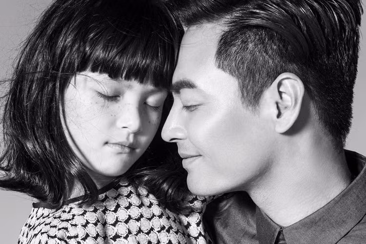 Nhận ra bản thân còn khá bảo thủ, gia trưởng, Phan Anh viết tâm thư gửi con gái rằng anh muốn thay đổi và cần phải làm tròn trách nhiệm làm bố để tuổi thơ của con chỉ có những kỷ niệm vui, đầy yêu thương. (Ảnh: FBNV) 