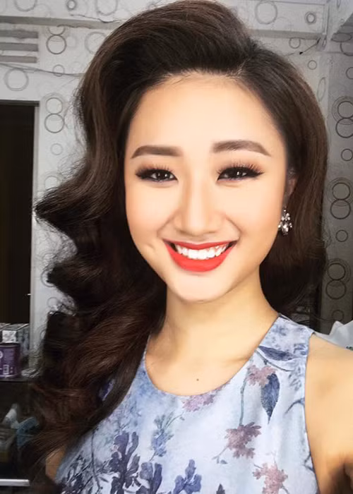 Sau khi lấy chồng, Thu Ngân vẫn tiếp tục thực hiện nghĩa vụ của một hoa hậu trong nhiệm kỳ 2 năm của mình. (Ảnh: Facebook nhân vật)