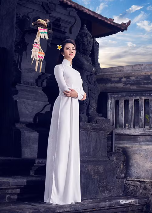 Thu Ngân sinh năm 1996, quê ở Hải Phòng. Cô sở hữu thân hình khá chuẩn với chiều cao 1m70 và số đo ba vòng: 87-59-92. (Ảnh: Facebook nhân vật)