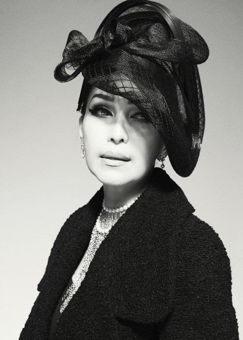 Trong loạt ảnh mới, nữ diễn viên gạo cội của làng điện ảnh Việt tiếp tục thể hiện gu thời trang được đánh giá cao.