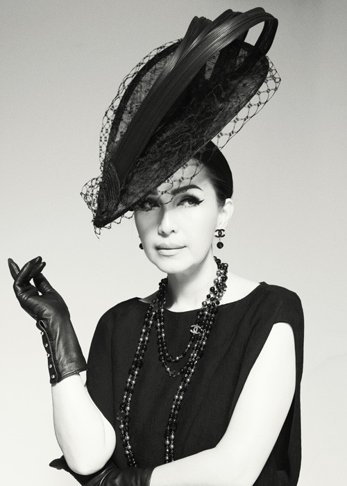 “Nữ hoàng ảnh lịch” cũng chính là một trong những người đầu tiên sở hữu trang phục ngay từ khi chưa giới thiệu chính thức trên sàn diễn.