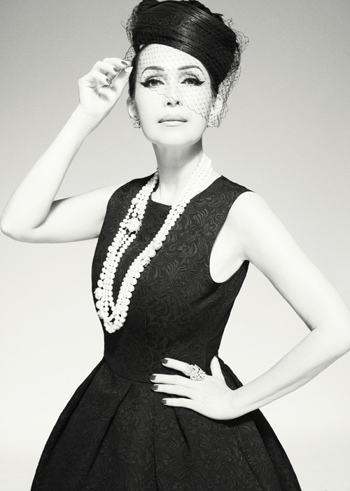 Với bộ sưu tập mới ra mắt "Huyền thoại những chiếc đầm đen" của NTK Đỗ Mạnh Cường, từ con số 600, tủ đồ của Diễm My lại tăng thêm đáng kể.