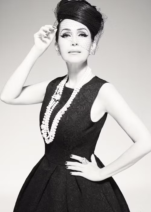 Với bộ sưu tập mới ra mắt "Huyền thoại những chiếc đầm đen" của NTK Đỗ Mạnh Cường, từ con số 600, tủ đồ của Diễm My lại tăng thêm đáng kể.