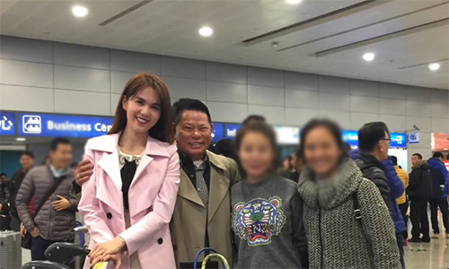 Hoang Kieu cuoi tit mat khi hoi ngo Ngoc Trinh o Thuong Hai-Hinh-2