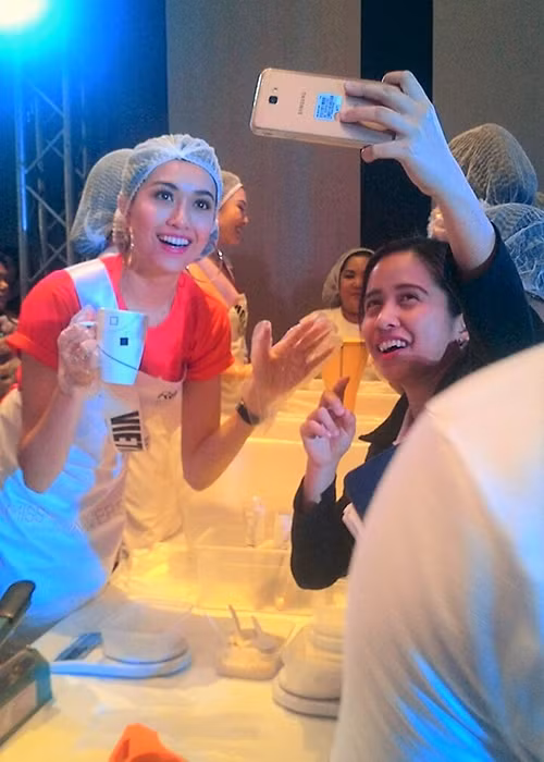 Le Hang nhiet tinh lam tu thien tai Miss Universe 2016-Hinh-3