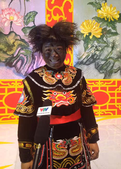 Danh sách nghệ sĩ đóng Táo quân duy nhất một lần cho đến nay còn gồm có: nhạc sĩ Tiến Minh (trong ảnh), ca sĩ Tuấn Hưng và diễn viên kiêm người mẫu Bình Minh. (Ảnh: VTV)