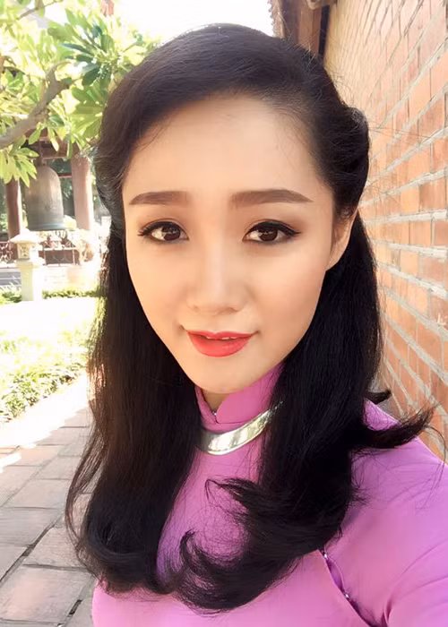 Ve hut hon cua 8X thay the BTV Van Anh o thoi su 19h-Hinh-9