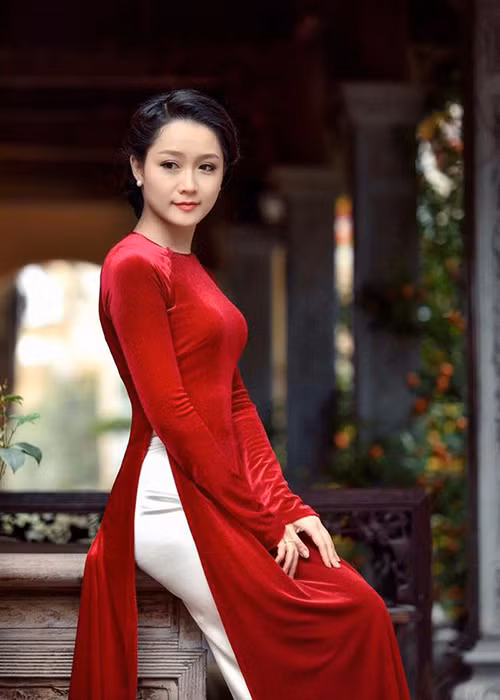 Ve hut hon cua 8X thay the BTV Van Anh o thoi su 19h-Hinh-3