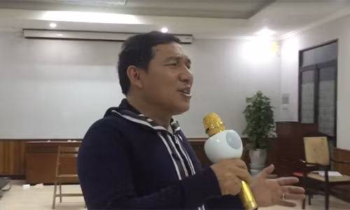 Quang Thang khoe giong hat o hau truong Tao quan 2017