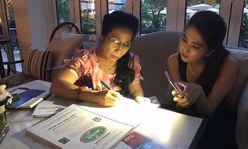 Nghi van nu dai gia mua sieu SIM la nguoi cua Ngoc Trinh-Hinh-2