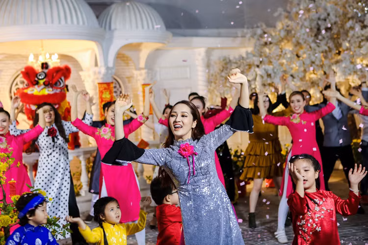 Bao Anh quay het co trong MV mung Tet Nguyen dan 2017-Hinh-12