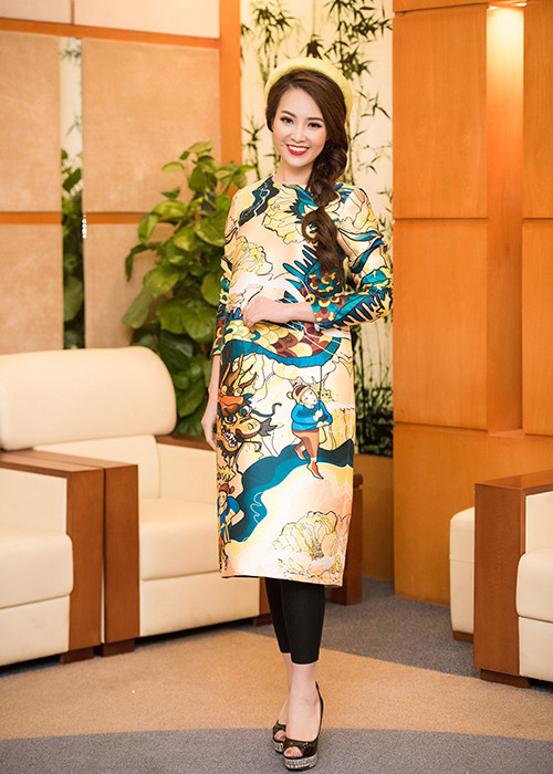 Được biết, buổi ghi hình đầu tiên của chương trình "Gặp gỡ diễn viên truyền hình 2017" được dẫn dắt bởi Á hậu Thụy Vân.