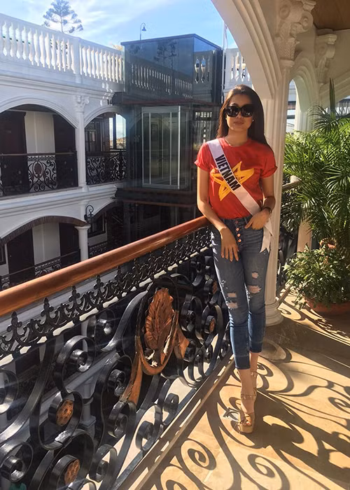 Đại diện luôn nở nụ cười tươi tắn trên môi cùng thần thái khỏe khoắn. Có thể thấy, cô đã hòa nhập vào cuộc thi Miss Universe 2016 với tâm thế khá thoải mái, không áp lực.