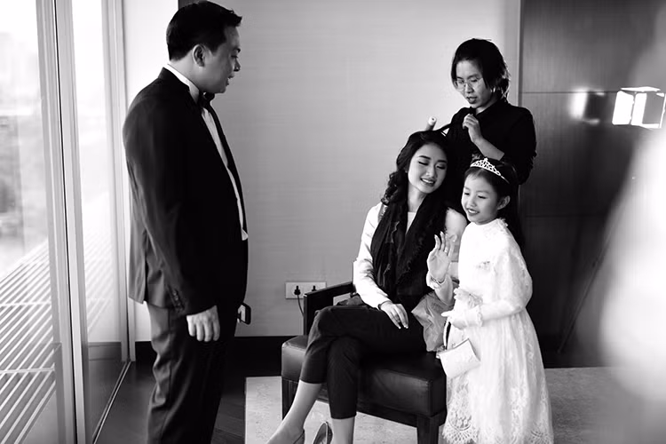 Vào tối nay (ngày 17/1), Hoa hậu Thu Ngân và doanh nhân Doãn Văn Phương tổ chức tiệc cưới ở một khách sạn 5 sao tại Hà Nội.