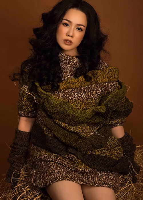 Ông Phillip Noyce nói: “Diễn xuất ấn tượng của Nhật Kim Anh là một trong những nguyên nhân khiến ban khảo phải phá lệ ngay từ LHP đầu tiên khi trao đồng giải cho hạng mục nữ diễn viên”.