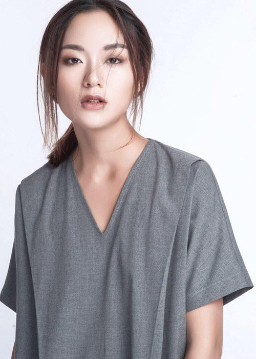 Giới nhiếp ảnh gia Hà Nội luôn có cái nhìn thiện cảm với Thu Anh bởi vẻ đẹp và thần thái cô sở hữu. Ảnh: Facebook nhân vật)