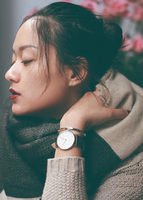 Hiện tại, Thu hiện đang là thu ngân tại một khách sạn ở Hà Nội. Ngoài ra, cô còn làm người mẫu ảnh và tham gia đóng MV ca nhạc. (Ảnh: Facebook nhân vật)