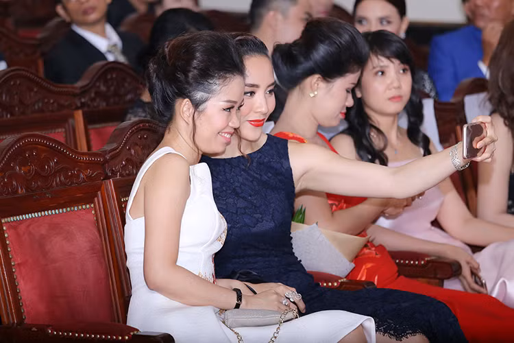 Sau khi lập gia đình và sinh con, Thiên Lý ít hoạt động showbiz. Hiện tại, cô là giám đốc quốc gia của cuộc thi Hoa hậu Hoàn vũ Việt Nam. 