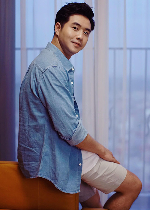 Trong quá trình học đến khi tốt nghiệp, Đức Hiếu gặp tai nạn gãy một tay, rạn xương hai chân nên phải bảo lưu.