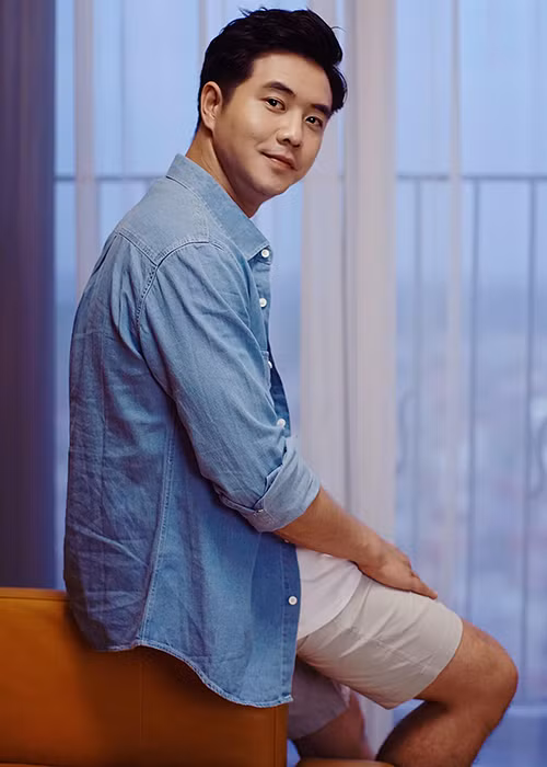 Trong quá trình học đến khi tốt nghiệp, Đức Hiếu gặp tai nạn gãy một tay, rạn xương hai chân nên phải bảo lưu.