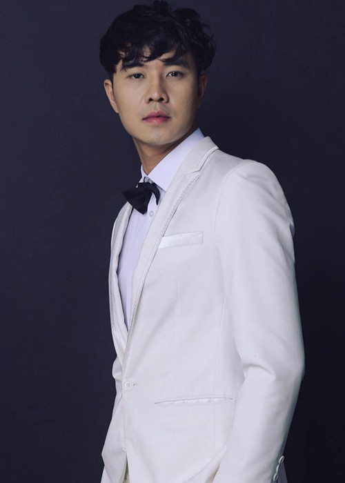 Đức Hiếu và Thùy Linh hẹn hò tròn 1 năm và giữ kín chuyện tình này cho đến khi sắp làm đám cưới.