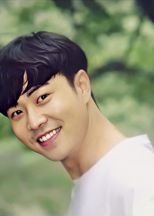 Nói về Đức Hiếu trên VTV, Thùy Linh cho biết, lâu nay, cô luôn nghĩ mình không phù hợp yêu người kém tuổi vì vậy, khi gặp Đức Hiếu, cô không có một chút đề phòng. Theo lời Thùy Linh, Đức Hiếu ngay từ đầu đã có “mong muốn tấn công”. “Mình đã “sơ hở” và bị rơi vào “lưới tình” một cách nhẹ nhàng, ngọt ngào và nhanh chóng", nữ MC kể.