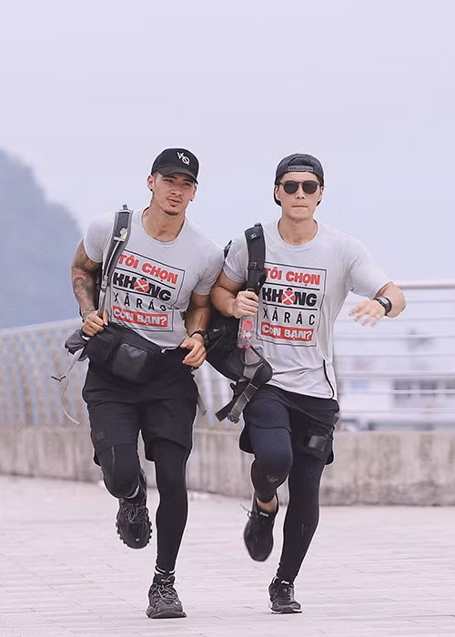 Ngoài Người ấy là ai, Huy Trần còn tham gia gameshow Cuộc đua kỳ thú 2019.