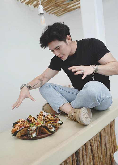 Huy Trần có đam mê thời trang và ẩm thực.