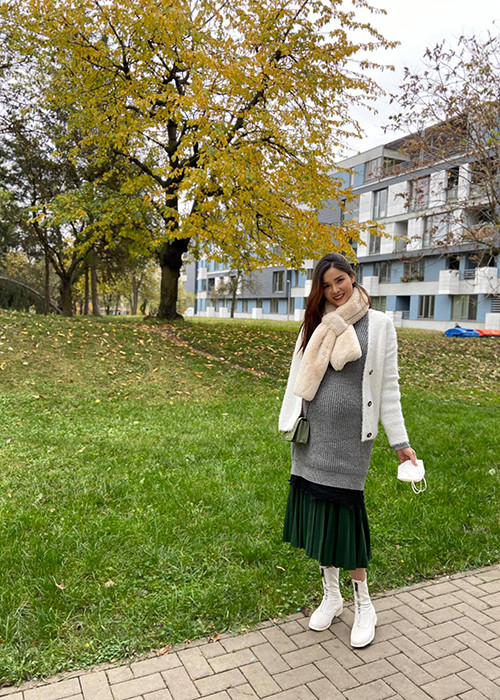 Kỳ Hân bay sang CH Czech để nhà chồng tiện chăm sóc giai đoạn bầu bí. Trong khi đó, ông xã cô tập luyện, thi đấu ở Việt Nam.