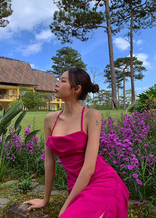 Quán quân The Face 2016 rất kín tiếng về chuyện tình cảm. Hồi tháng 12/2020, Phí Phương Anh vướng nghi vấn hẹn hò một thiếu gia.