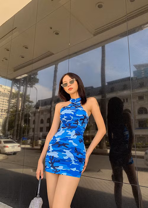 Phí Phương Anh được đánh giá sở hữu gương mặt rất thời trang, thân hình mảnh mai.