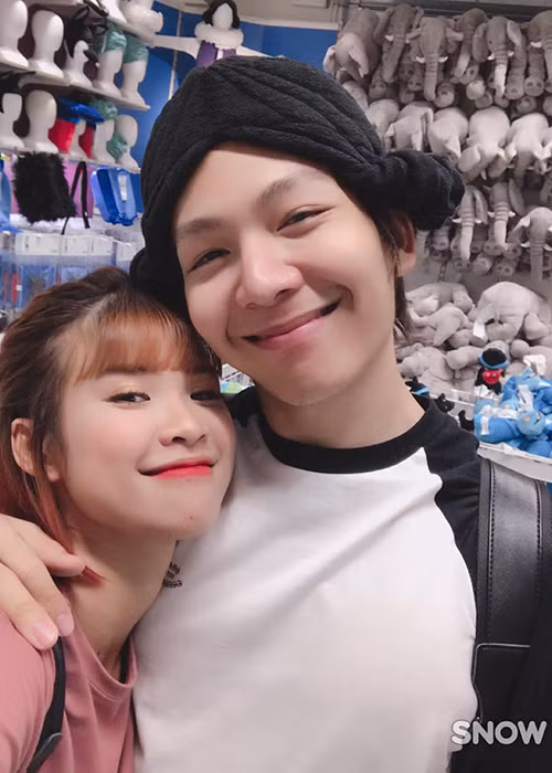 Mẹ của Khởi My cho biết, cặp đôi quyết định không sinh con vì không thích trẻ con.