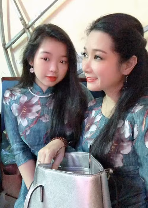 Thái Phương là con gái thứ hai của Thanh Thanh Hiền và người chồng cũ đầu tiên - nghệ sĩ Hoàng Anh Tú.
