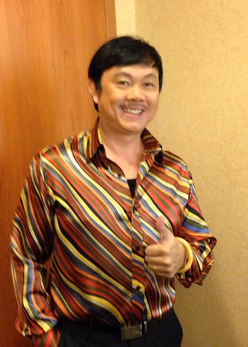 Năm 1986, Chí Tài thành lập ban nhạc Chí Tài và những người anh em, gồm có Chí Thiện, Chí Thái, Chí Tài, Quang Mỹ, Kiều Linh, Trịnh Nam Sơn...