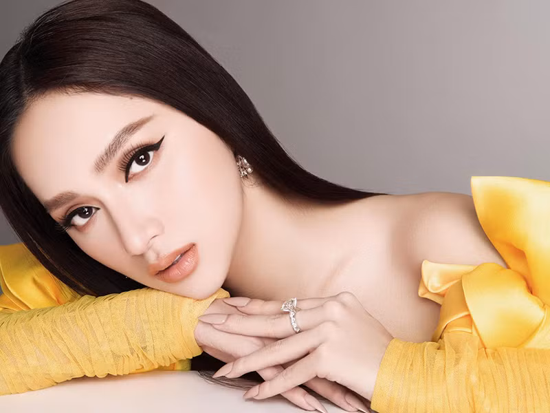 Trước đó, vì lùm xùm, nữ ca sĩ rút khỏi vai trò ca sĩ khách mời của Hoa hậu Việt Nam 2020 cũng như hạn chế xuất hiện. Ảnh: Trần Hoàng Vũ