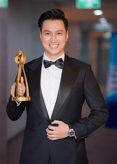 Sau khi ly hôn, Việt Anh dành nhiều thời gian cho công việc diễn xuất.