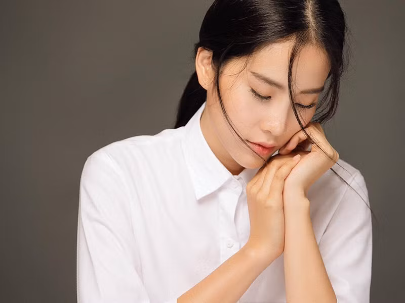 Trả lời phỏng vấn của Pháp luật &amp; bạn đọc, Nam Em tiết lộ thêm, người mắng cô là một vị đại gia, hơn 30 tuổi, độc thân, hứa tặng siêu xe, biệt thự nếu cô làm người yêu.